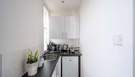 Studio to rent - Photo 3