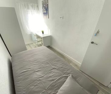 Calle del Mar de las Antillas, Madrid, Community of Madrid 28033 - Photo 1