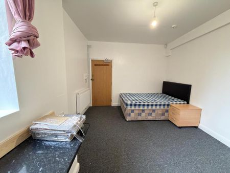 Studio to rent - Photo 2