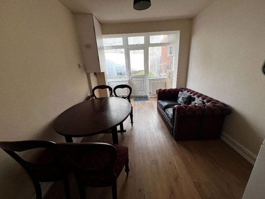 5 bedroom property to rent - Photo 1