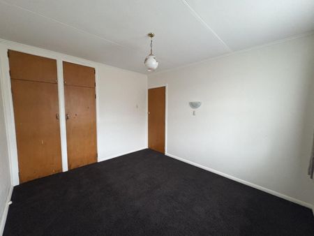 Handy, Homely Haven Near the Hospital - Photo 2