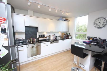 Walnut Tree Close, Guildford, Surrey, GU1 4SF - Photo 4