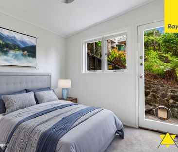 Two Bedroom, One Bathroom in Titirangi! Lawns and Gardens Included! - Photo 3