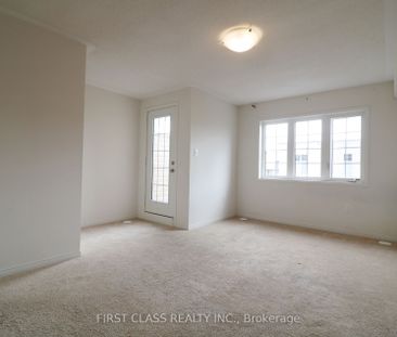 Townhouse For Lease | E8131020 - Photo 6