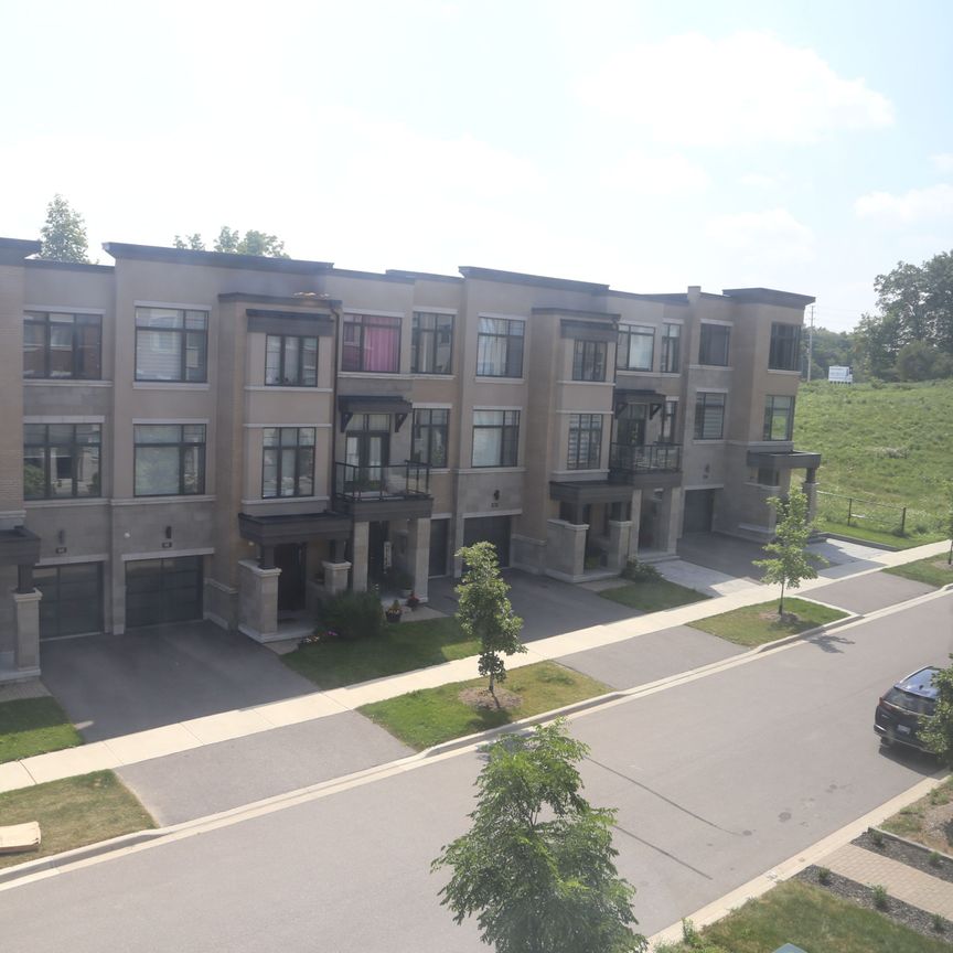 For Lease - 101 Carrville Woods Circle, Vaughan, Ontario - Photo 1