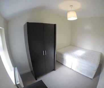 2 Bedroom Apartment To Let - Photo 4