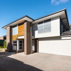 Spacious and modern townhouse in quiet street - Photo 2
