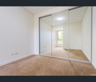 SPACIOUS 61SQM ONE BEDROOM + SEPARATE STUDY WITH PRIVATE BALCONY - Photo 2