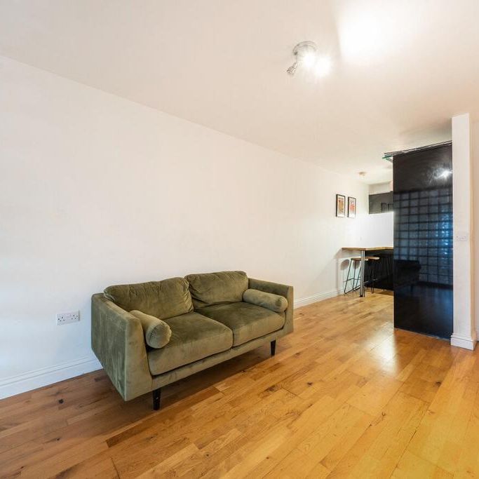 1 bedroom flat to rent - Photo 1