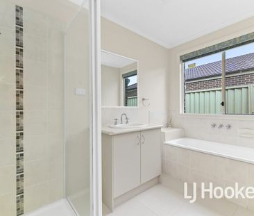 9 Muscari Drive, Pakenham, Vic 3810 - Photo 1
