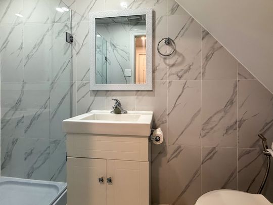 For Lease - 3421 Ellengale Drive Unit# Lower Unit, Mississauga, Ontario - Photo 1