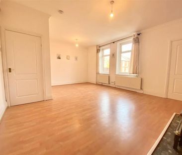 Oakfield Terrace, Pelaw, Gateshead - Photo 2