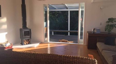 2 Bedroom home - Leigh - Photo 3