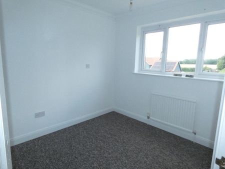 4 bedroom detached house to rent - Photo 3