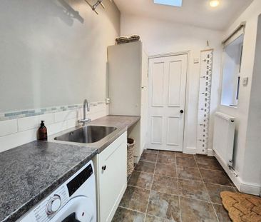 2 bedroom terraced house to rent - Photo 4