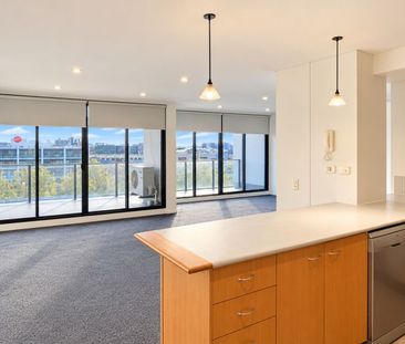 EXECUTIVE LIVING IN ULTIMATE LIFESTYLE LOCATION - Photo 1