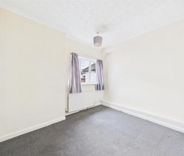 3 bedroom flat to rent - Photo 5