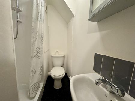 Cambridge Terrace, Scarborough - Photo 5