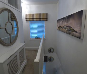 2 bedroom terraced house to rent - Photo 2