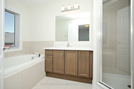 Townhouse For Lease | E8138340 - Photo 5