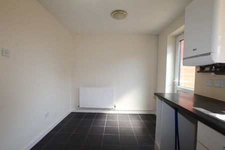 Laburnum Crescent, Kettering, Northamptonshire, NN16 - Photo 5