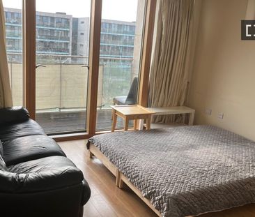 Room for rent in 3-bedroom apartment in Dublin - Photo 4