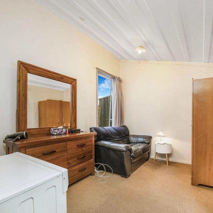 Warm, welcoming home at an affordable price! - Photo 1