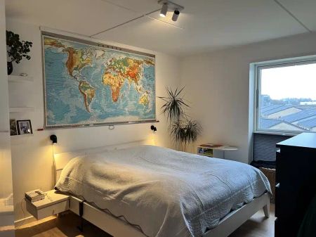 Lækker møbleret lejlighed med stor solrig altan | Hillerød - Foto 3