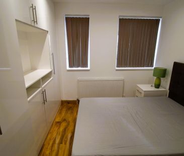 3 bedroom flat to rent - Photo 5