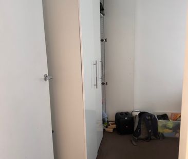 St Kilda East - Photo 2