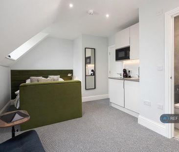 1 bedroom in a house share to rent - Photo 3