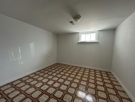 For Lease - 50 Moore Park Avenue, Toronto, Ontario - Photo 4