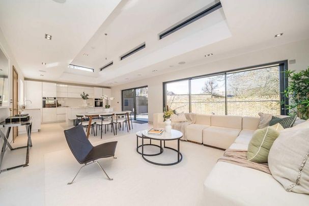 4 bedroom detached house to rent - Photo 1