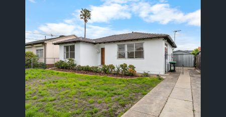 Renovated, Spacious & Perfectly Positioned – Don’t Miss Out! - Photo 2