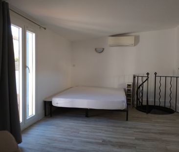 Rare dans le Vieil Antibes, duplex type 2/3 pièces à louer m - Photo 3
