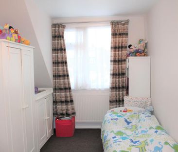 4 bedroom semi-detached house to rent - Photo 4