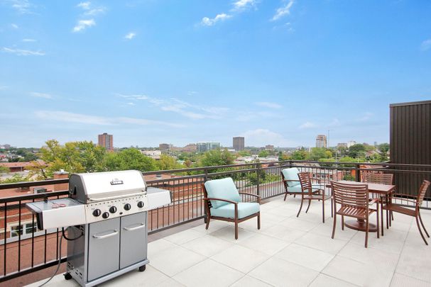 Hintonburg - Photo 1