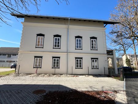 Exklusives Wohnen mit Villenflair - 2-Zimmer-Dachgeschoßwohnung mit ca. 69m² zur Miete - Photo 4