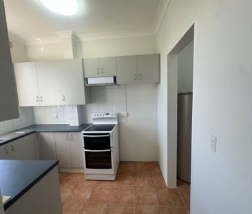 Freshly Updated 2 Bedroom Apartment in Prime Arncliffe Location! - Photo 5