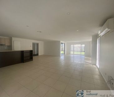 4 Robusta Avenue, Cranbourne - Photo 4