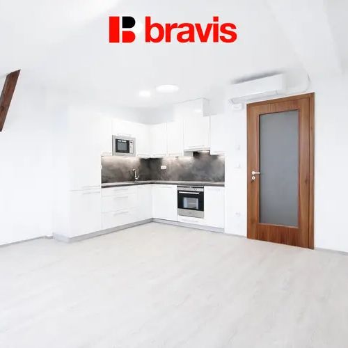 Pronájem bytu 2+kk, Brno - střed, ulice Koliště, podkrovní byt, klimatizace, podlahové vytápění - Fotografie 1