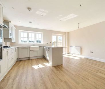 3 bedroom terraced house located in a new development and in a semi... - Photo 5