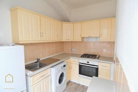 2 bedroom flat to rent - Photo 2