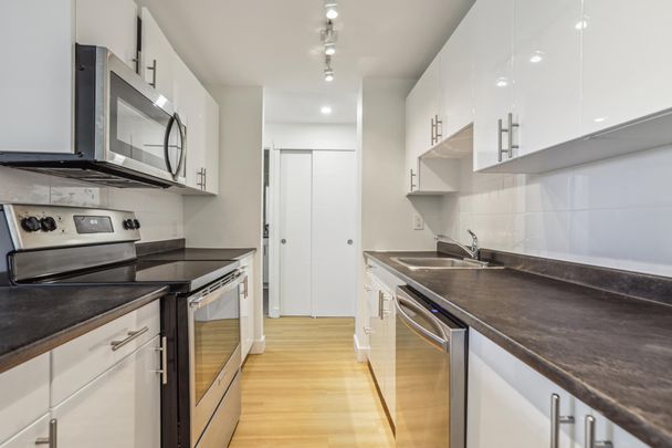 266 Bronson Avenue | All Inclusive! - Photo 1