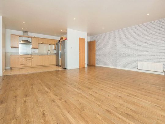 3 bedroom flat to rent - Photo 1