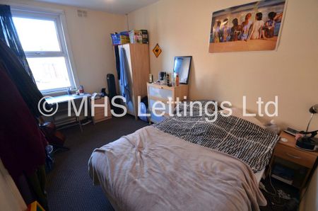 5 Bedroom Mid Terraced House for rent in Harold Avenue - Photo 5