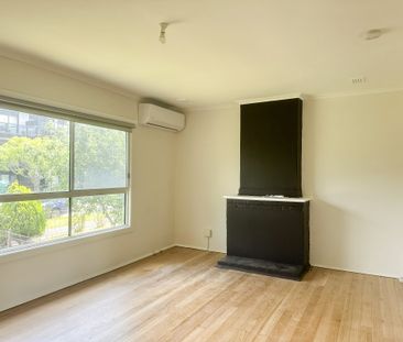 Spacious Family Home in a Prime Corner Position - Photo 3