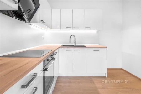 Luxusní apartmán 2+kk k pronájmu na adrese Mezi vodami 2416/37, Modřany, Praha 14300 s terasou a výtahem. - Photo 3