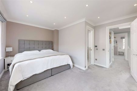 Stunning neoclassical house with garage close to Putney Heath. - Photo 4