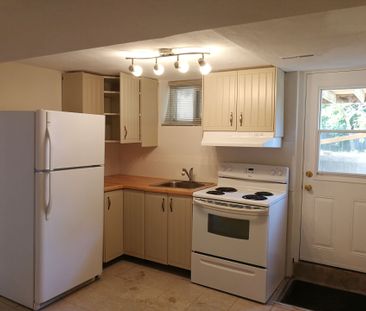 For Lease - 22 Miller Road, Oakville, Ontario - Photo 3